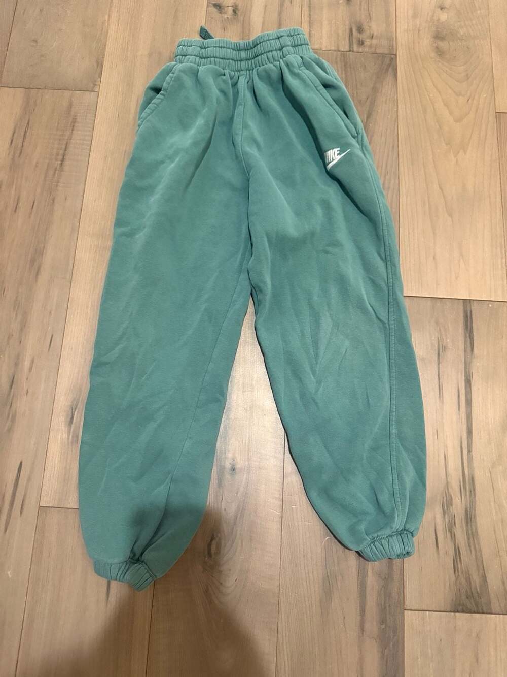 Nike Sportswear Club Fleece Green Jogger Sweatpants Size YOUTH S